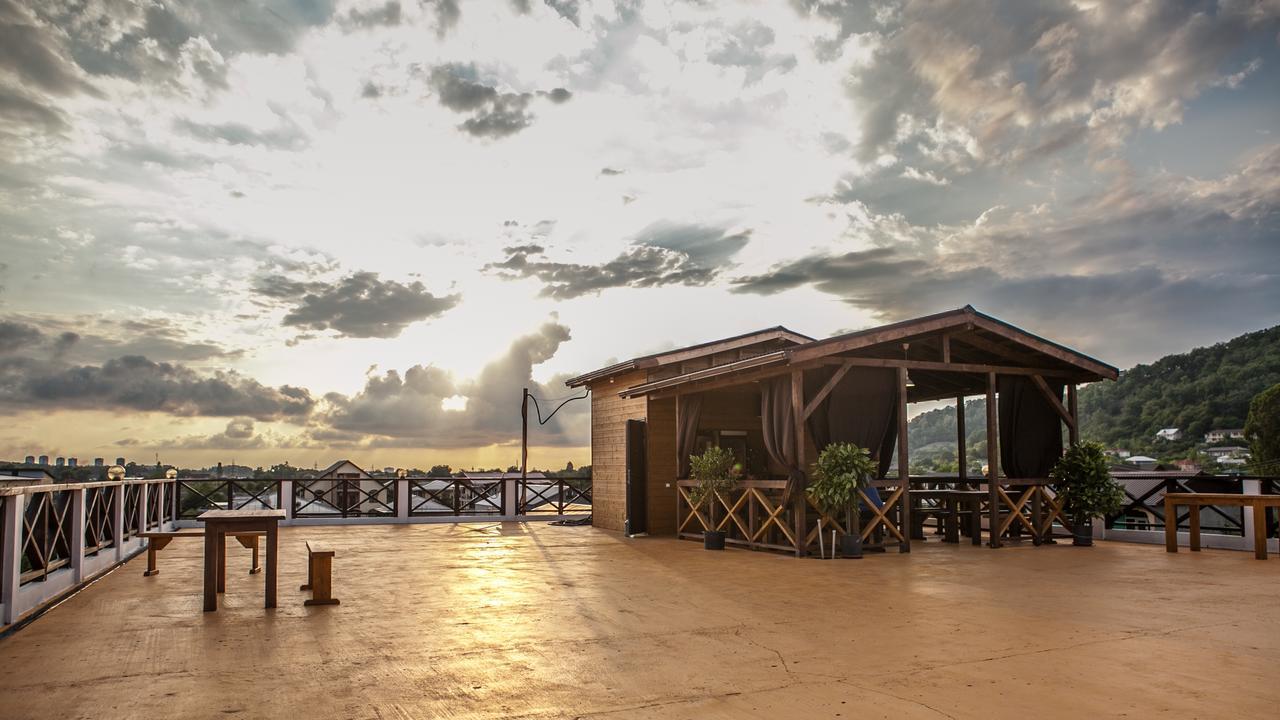 Viktoria Hotel 皮聪达 外观 照片